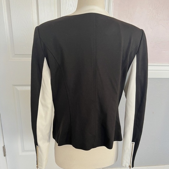 LG Black and White Women's Blazer
NEW SIZE 10 - Picture 3 of 5